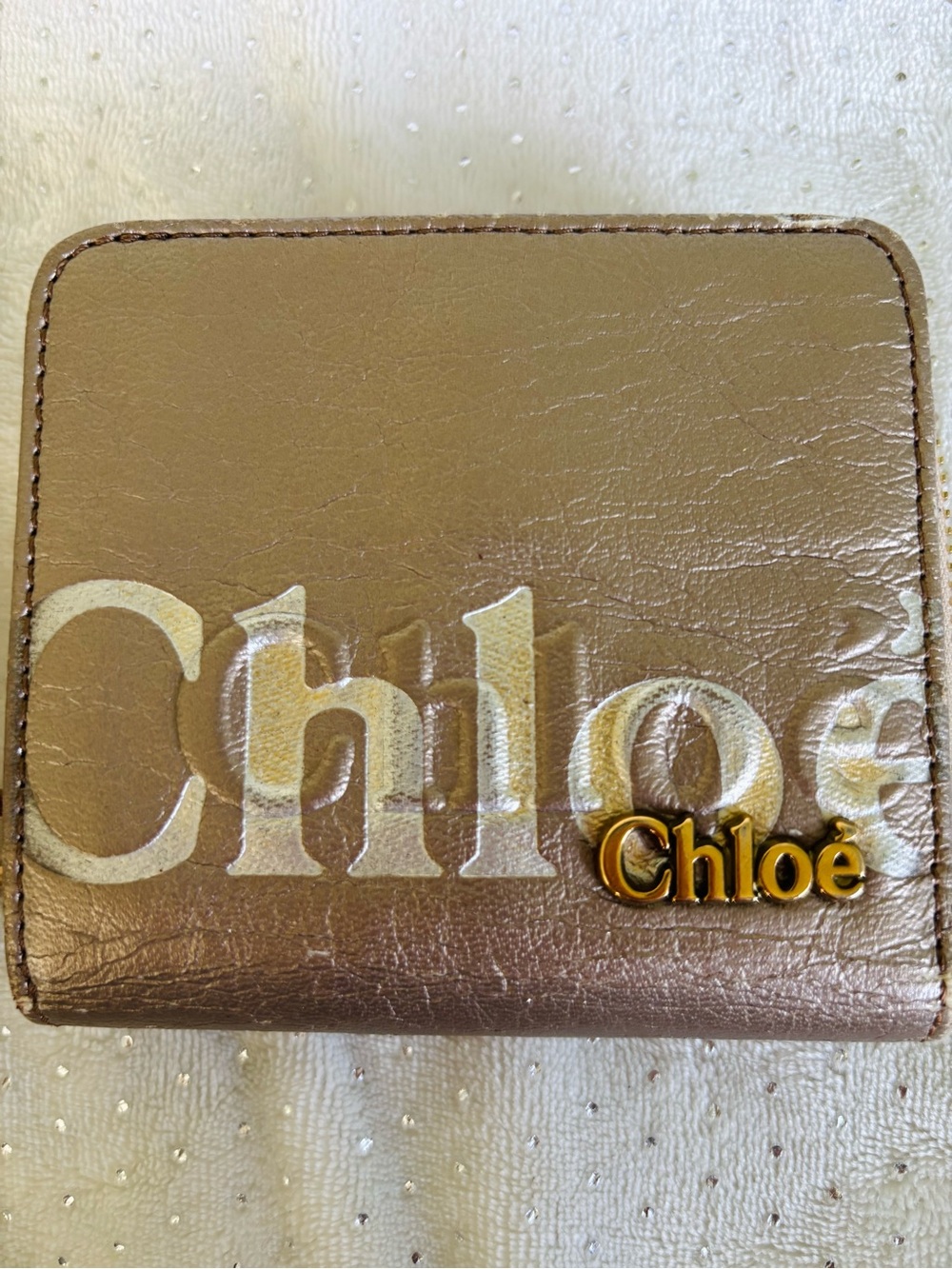 Chloé Square Leather Wristlet in Shimmery Taupe with Champagne/Gold Logo - Picture 4 of 9